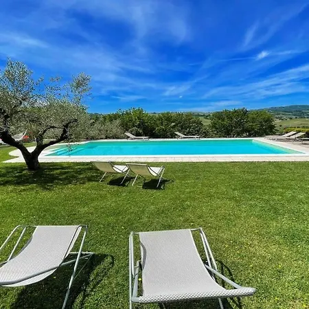 Sole Vino - Fabulous Pool - Fantastic Area - Sleeps Up To 15 No2 Willa Belvedere (Perugia)