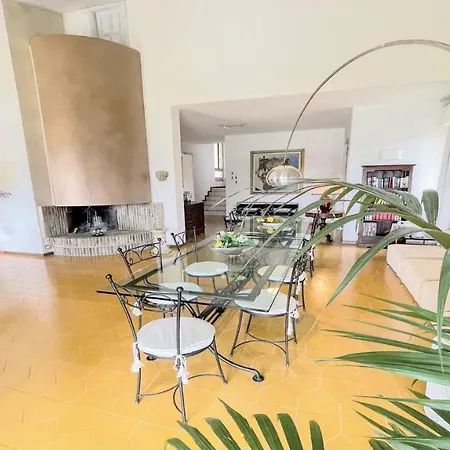 Sole Vino - Fabulous Pool - Fantastic Area - Sleeps Up To 15 No2 Villa *