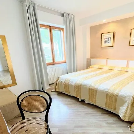 Sole Vino - Fabulous Pool - Fantastic Area - Sleeps Up To 15 No2 Villa